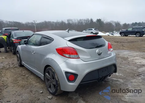 2015 Hyundai Veloster Turbo z USA, uszkodzony, nr VIN KMHTC6AE0FU226523